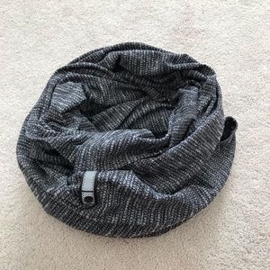 Lululemon. Vinyasa Scarf. Coco Pique.